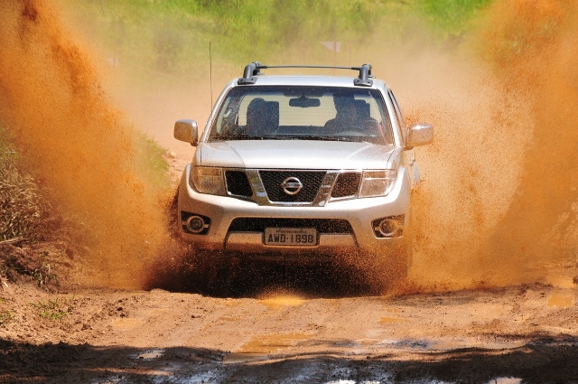 Frontier 10 anos SL AT 4x4