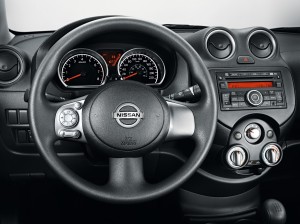 Nissan lança linha 2014 da sedan compacto Versa