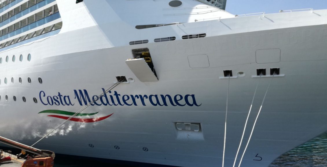 Costa Mediterranea com nova grafia na proa